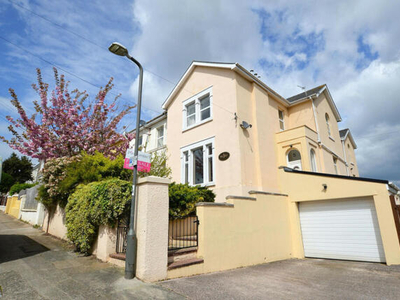 6 Bedroom End Of Terrace House For Sale In Torquay