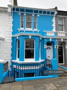 6 bedroom semi-detached house for rent in Warleigh Road, Brighton, BN1