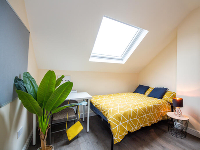 6 bedroom terraced house for rent in Empress Road, Kensington Fields, Liverpool, L7