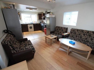 7 Bedroom Maisonette For Rent In Cardiff(city)