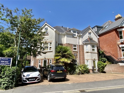 Alumhurst Road, Bournemouth, BH4 2 bedroom flat/apartment in Bournemouth