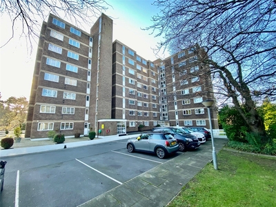Branksome Wood Road, Bournemouth, BH4 2 bedroom flat/apartment in Bournemouth