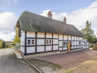 Cottage to rent in Middle Lane, Cropthorne, Pershore WR10