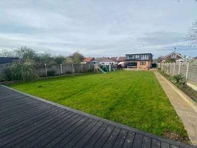 Detached house to rent in Birch Avenue, Wirral CH49