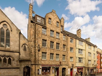 Flat to rent in Canongate, Old Town, Edinburgh EH8