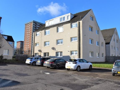 Flat to rent in Crown Avenue, Clydebank, Glasgow G81