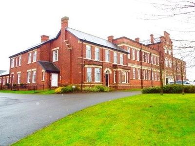 Flat to rent in Friary House, Lichfield WS13