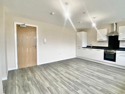Flat to rent in Goodiers Drive, Salford M5