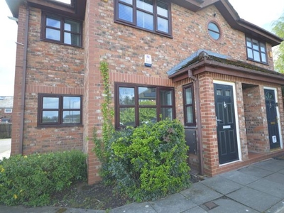 Flat to rent in Green Lane, Sale M33