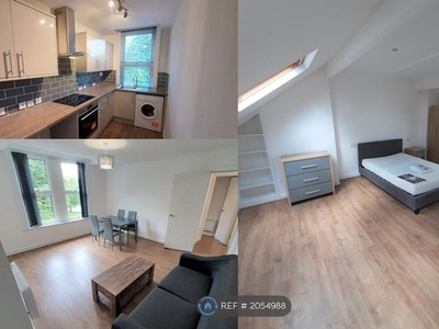 Flat to rent in Hanover Square, Leeds LS3