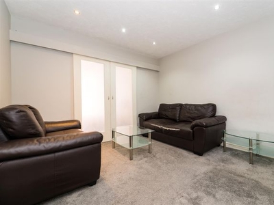 Flat to rent in Lower Vickers Street, Manchester M40