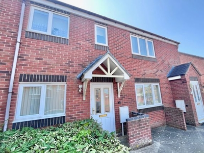 Flat to rent in Redlands Road, Hadley, Telford TF1