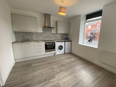 Flat to rent in Sanquhar Street, Cardiff CF24