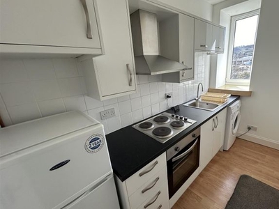 Flat to rent in South Inch Terrace, Perth PH2