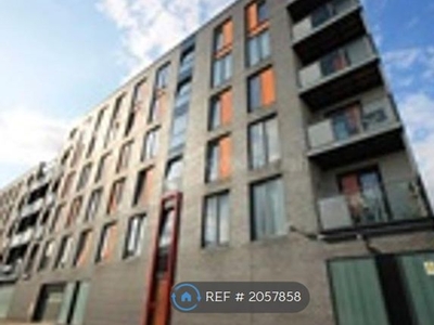 Flat to rent in Springfield Court, Salford M3