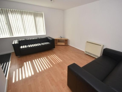 Flat to rent in Stretford Rd, Hulme, Manchester. M15