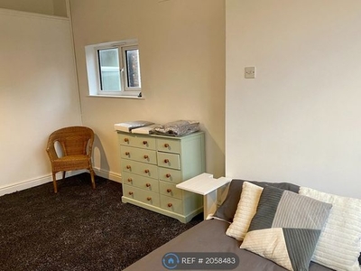 Flat to rent in Windsor Road, Levenshulme, Manchester M19