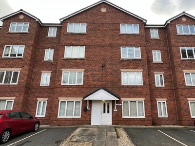 Flat to rent in Woodsome Park, Gateacre, Liverpool L25