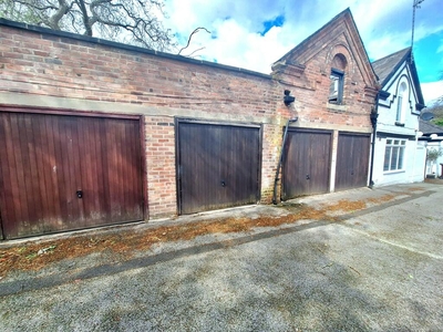 Garage for rent in Holles Crescent, Nottingham, NG7