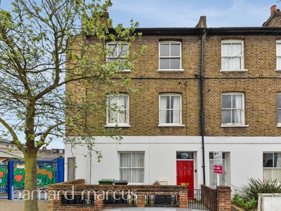 Gayford Road, London - 3 bedroom terraced house