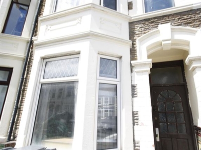 Property to rent in Dogfield Street, Cathays, Cardiff CF24