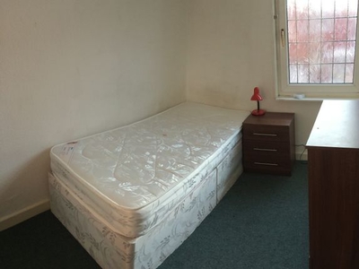 Room to rent in Nowell Mount, Leeds LS9