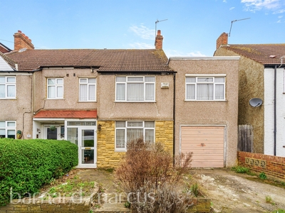 Stanford Way, LONDON - 5 bedroom end of terrace house