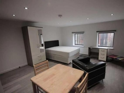 Studio Flat For Rent In 7 St Peters Close