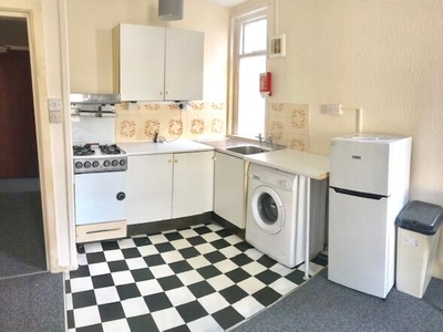 Studio flat for rent in Glynrhondda Street, Cardiff(City), CF24