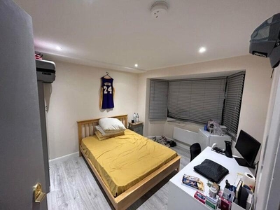 Studio Flat For Rent In Perivale, Middlesex