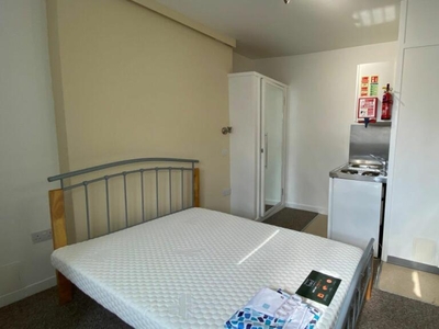 Studio flat for rent in Whitstable Road, Canterbury Ref - 3164, CT2