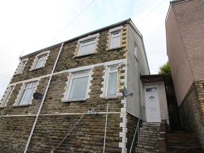 Terraced house to rent in Vivian Street, Abertillery NP13