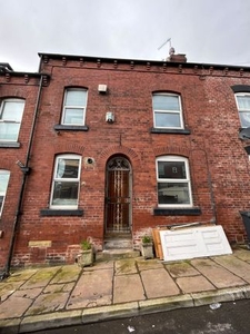 Terraced house to rent in Woodview Grove, Holbeck, Leeds LS11