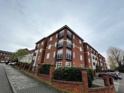 Triplex to rent in City View, Birmingham, West Midlands B23
