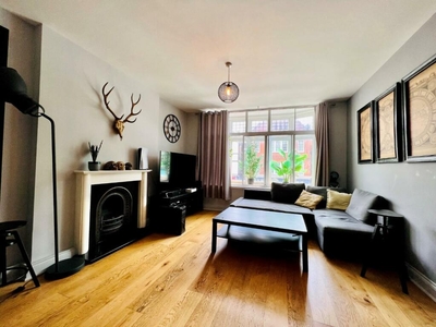 2 bedroom flat for sale in High Street, Maidstone, ME14