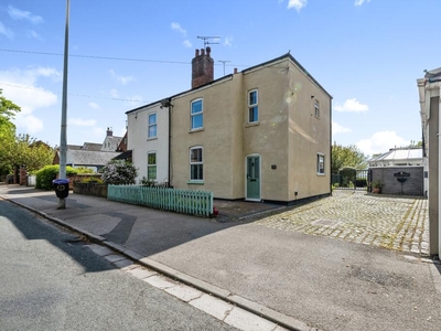 2 bedroom semi-detached house for sale in Burton Road, Lincoln, LN1