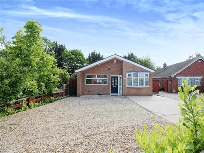 3 bedroom bungalow for sale in Skellingthorpe Road, Lincoln, Lincolnshire, LN6