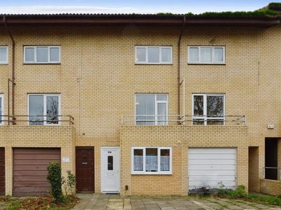 4 bedroom town house for sale in Cleavers Avenue, Conniburrow, Milton Keynes, MK14