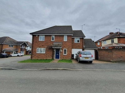 3 bedroom semi-detached house for sale Bedfordshire, LU4 8SF
