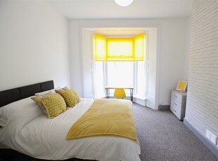 1 Bed Flat, Carlton Terrace, SA1