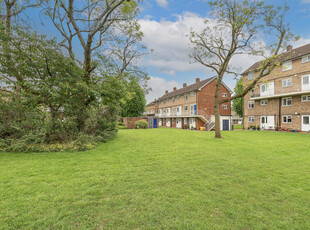 1 bedroom apartment for sale in The Ridgeway, St. Albans, Hertfordshire, AL4