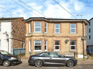 1 bedroom flat for sale in Goods Station Road, Tunbridge Wells, Kent, TN1