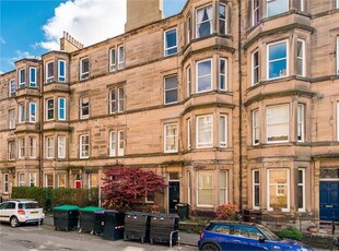 2 bed first floor flat for sale in Polwarth
