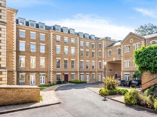 2 Bed Flat/Apartment For Sale in Princess Park Manor, Royal Drive, N11 - 5355334