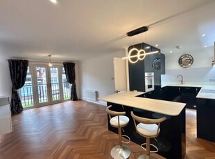 2 Bed Flat/Apartment To Rent in Henley Town Centre, Oxfordshire, RG9 - 690