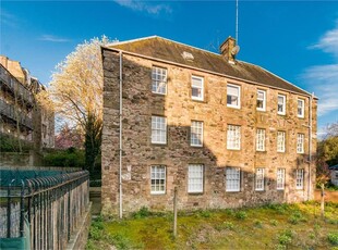2 bed flat for sale in Canongate