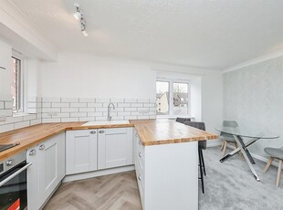 2 Bed Flat, Riverway Court, NR1