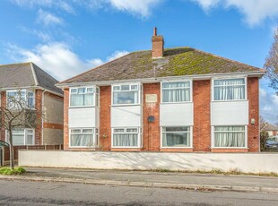 2 bedroom apartment for sale in Beaufort Road, Bournemouth, Dorset, BH6