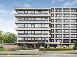 2 bedroom apartment for sale in Hanover House, Kings Road, Reading, RG1