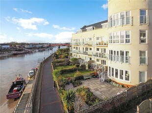 2 bedroom apartment for sale in Mariners Quay, Littlehampton, West Sussex, BN17